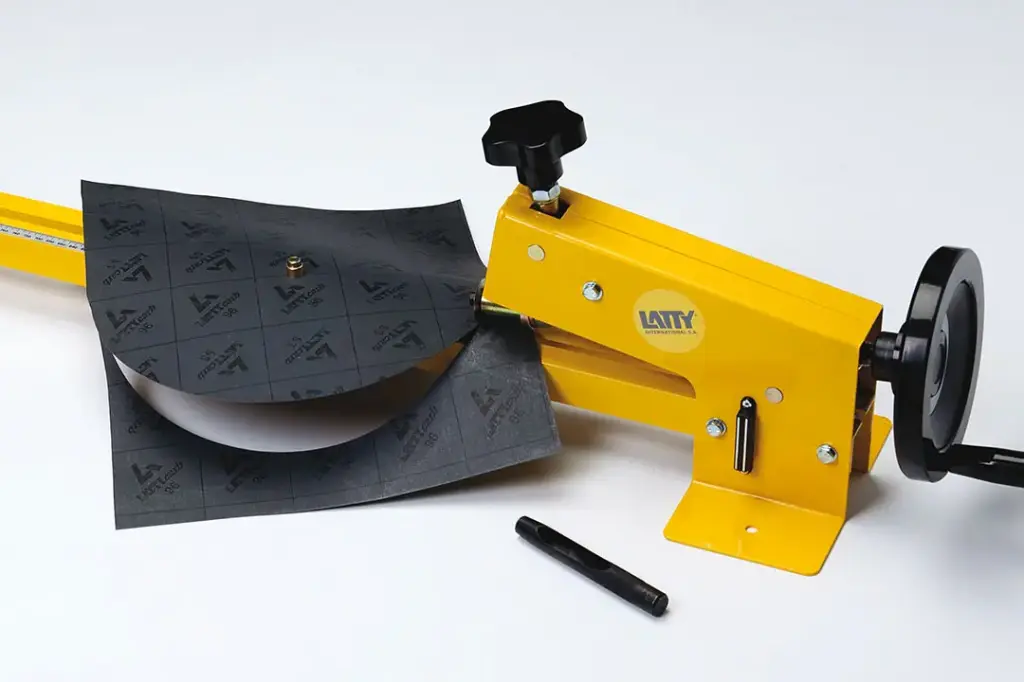 Machine pour la découpe manuelle des joints